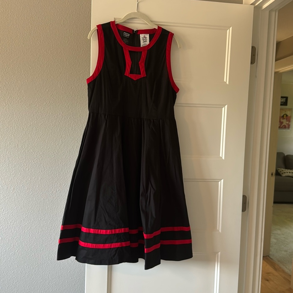 Disney Dress Shop Her Universe Black Widow XL